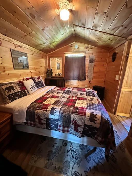 Cozy Cabin Walking Distance To Parkway! Pigeon Forge Exterior photo
