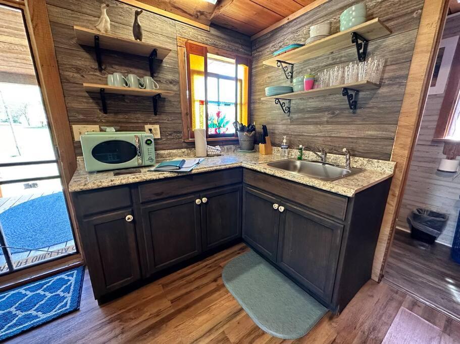 Cozy Cabin Walking Distance To Parkway! Pigeon Forge Exterior photo